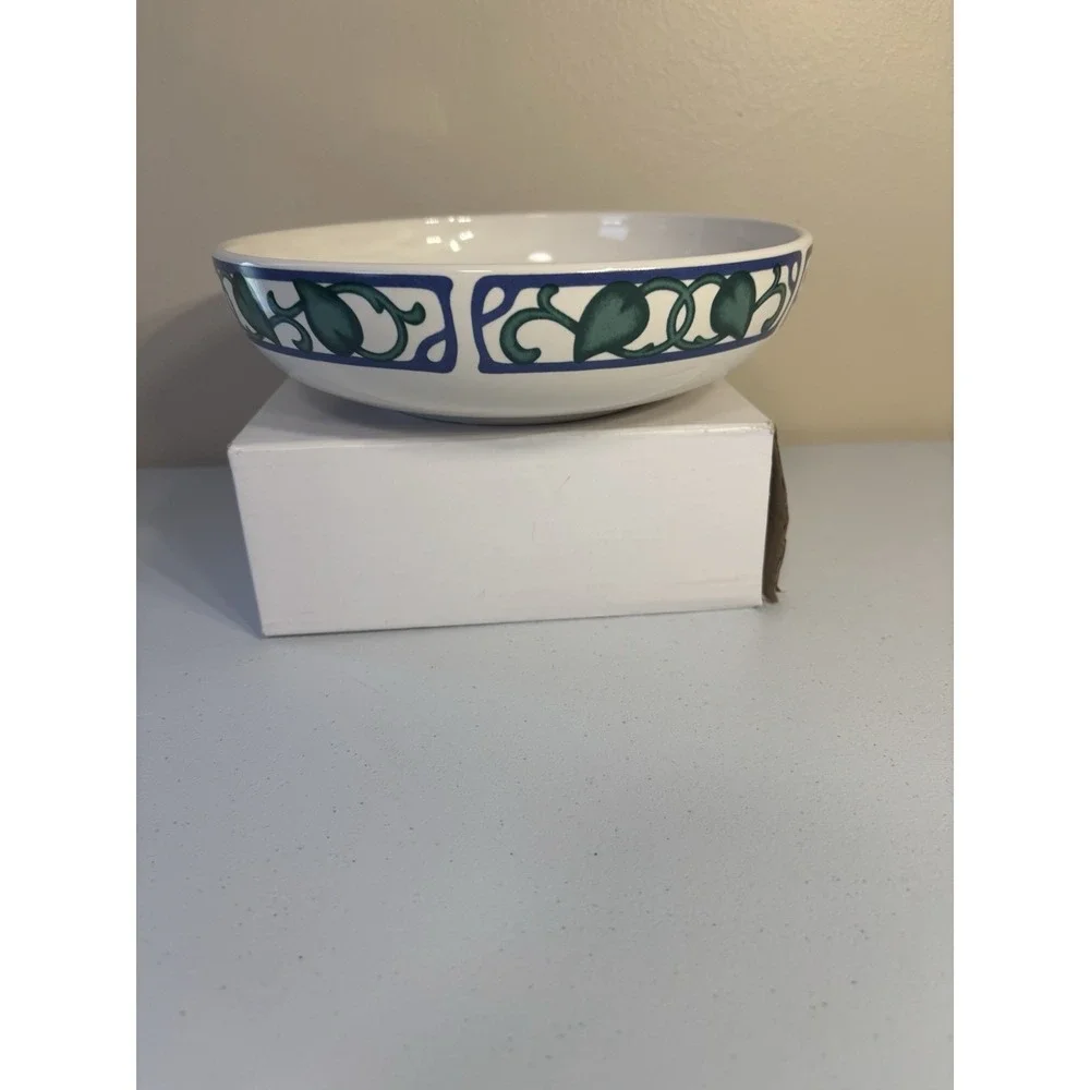 Pfaltzgraff Arbor Vine Stoneware White Floral 8.5